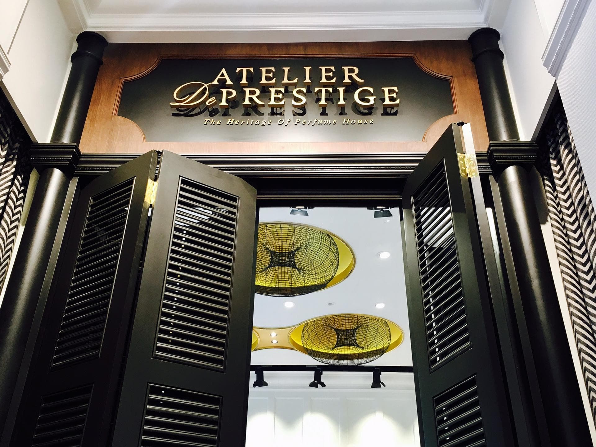 ATELIER De PRESTIGE (The Heritage Of Perfume House)