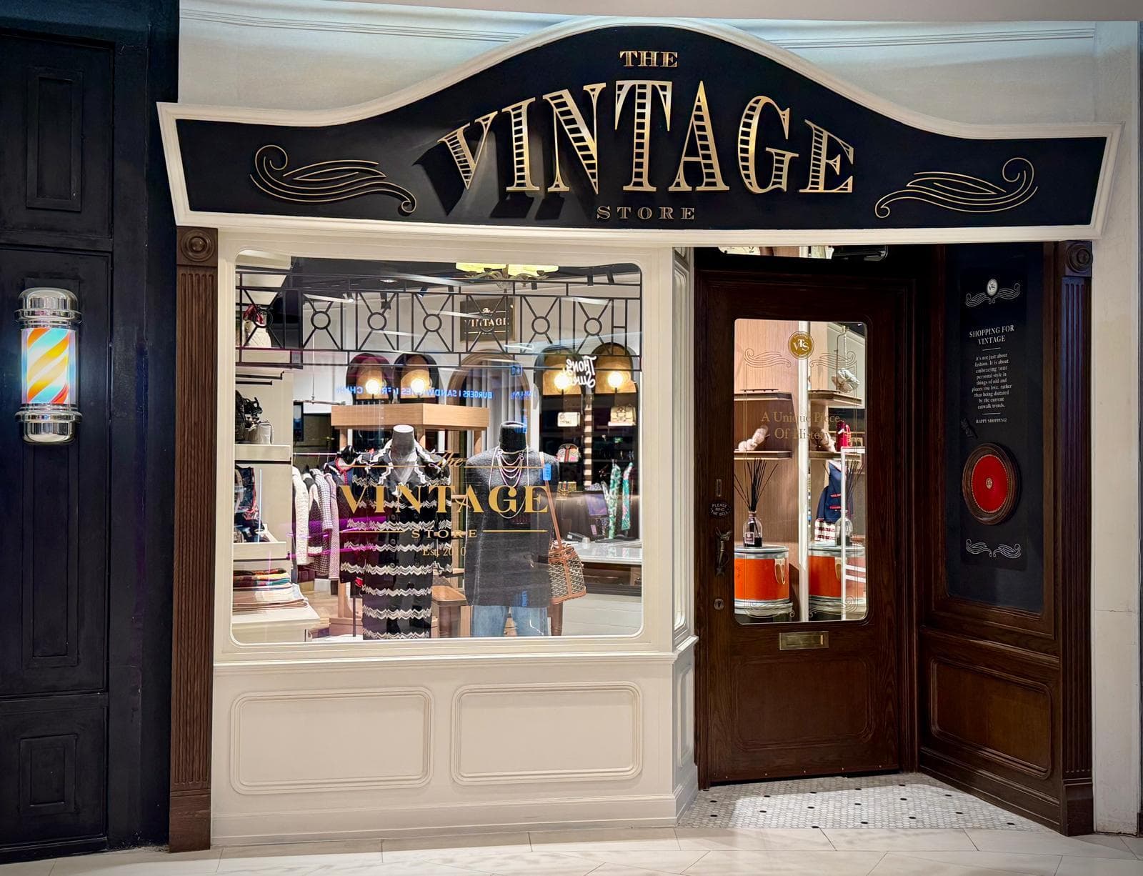 THE VINTAGE STORE @ EIGHT THONGLOR