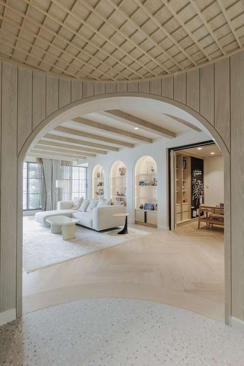 THE ADDRESS CONDOMINIUM UNIT
