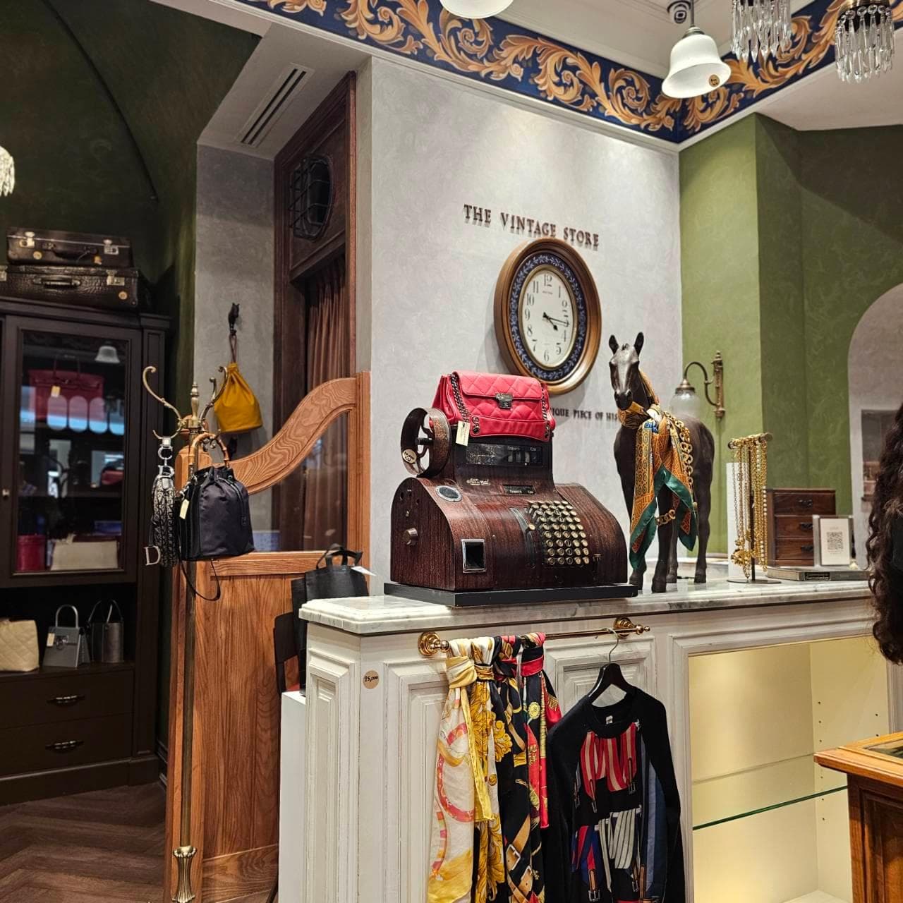 THE VINTAGE STORE @ CENTRAL EMBASSY – Image 2